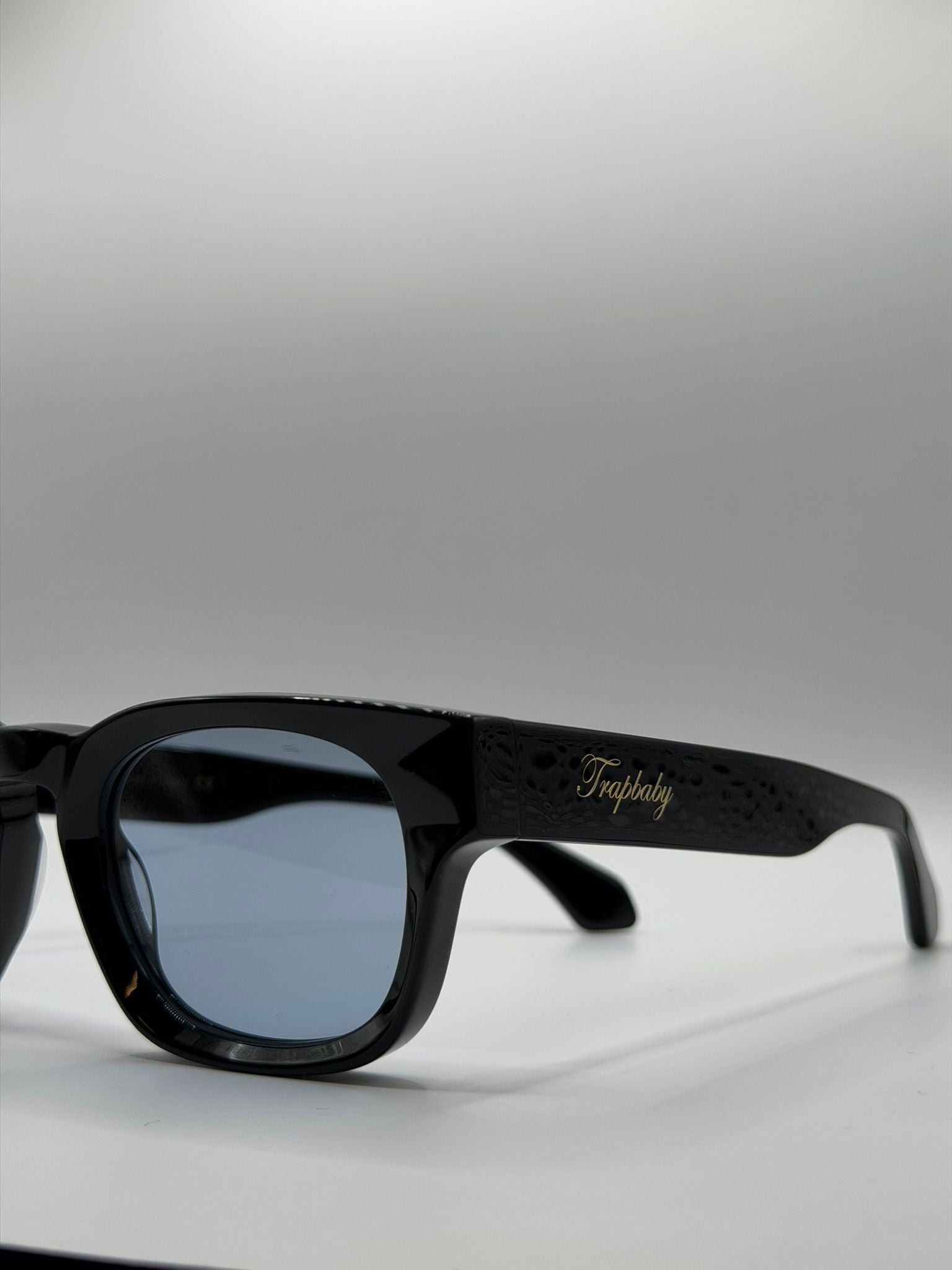 Coco Noir Collection Arctic Blue – Trapbaby Premium Sonnenbrille | Handgefertigt in Italien